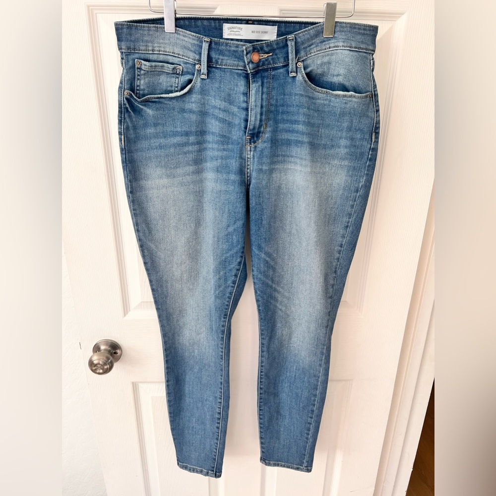 Levi‎ Strauss Signature